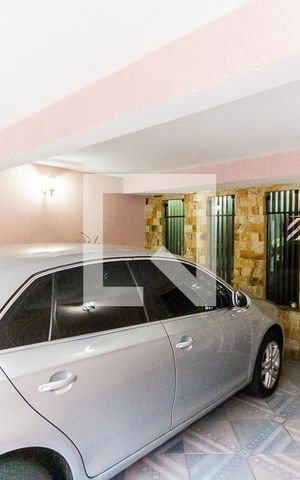 Casa à venda com 220m², 3 quartos e 2 vagas Casa à venda com 220m², 3 quartos e 2 vagasGaragem