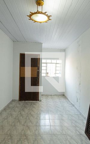 Casa à venda com 84m², 2 quartos e sem vagaSala