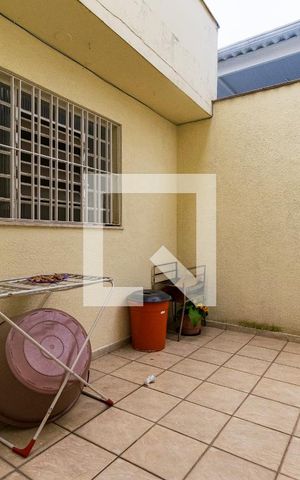 Casa à venda com 100m², 3 quartos e 2 vagas Casa à venda com 100m², 3 quartos e 2 vagasQuintal