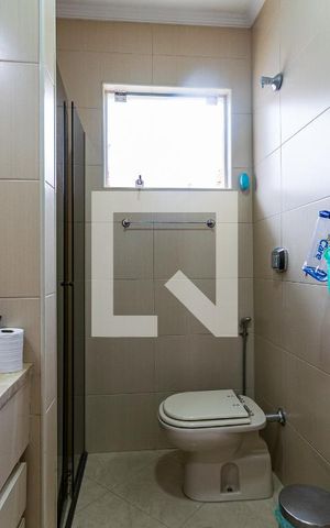 Casa à venda com 100m², 3 quartos e 2 vagas Casa à venda com 100m², 3 quartos e 2 vagasBanheiro da Suíte