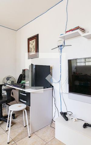 Casa à venda com 100m², 3 quartos e 2 vagas Casa à venda com 100m², 3 quartos e 2 vagasQuarto de Serviço