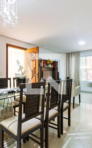 Casa à venda com 100m², 3 quartos e 2 vagas Casa à venda com 100m², 3 quartos e 2 vagasSala