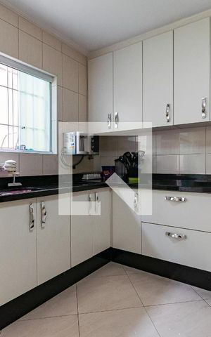 Casa à venda com 100m², 3 quartos e 2 vagas Casa à venda com 100m², 3 quartos e 2 vagasCozinha