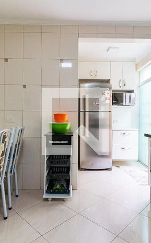 Casa à venda com 100m², 3 quartos e 2 vagas Casa à venda com 100m², 3 quartos e 2 vagasCozinha