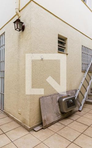 Casa à venda com 100m², 3 quartos e 2 vagas Casa à venda com 100m², 3 quartos e 2 vagasQuintal