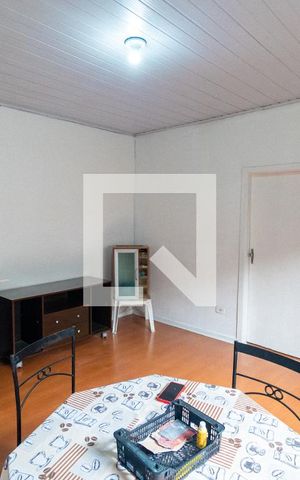 Casa à venda com 180m², 4 quartos e 3 vagas Casa à venda com 180m², 4 quartos e 3 vagasSala
