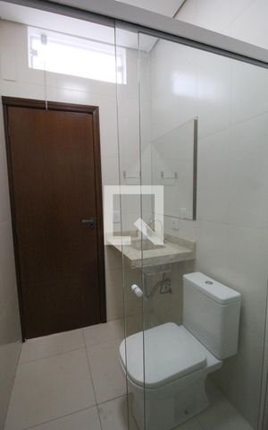 Casa de condomínio para alugar com 450m², 4 quartos e 5 vagasBanheiro