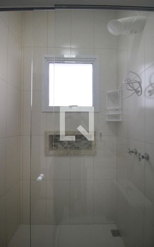 Casa de condomínio para alugar com 450m², 4 quartos e 5 vagasBanheiro da Suíte 3