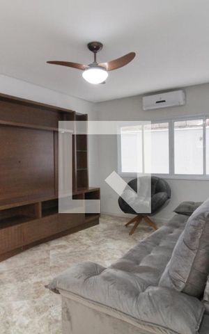 Casa de condomínio para alugar com 450m², 4 quartos e 5 vagasSala