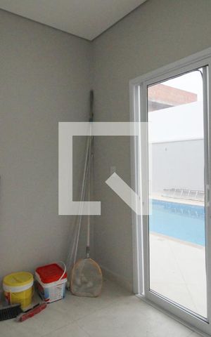 Casa de condomínio para alugar com 450m², 4 quartos e 5 vagasDepósito
