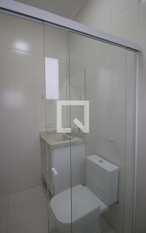 Casa de condomínio para alugar com 450m², 4 quartos e 5 vagasBanheiro da Suíte 1