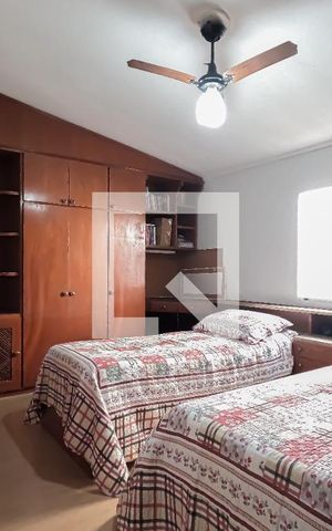 Casa à venda com 240m², 4 quartos e 3 vagas Casa à venda com 240m², 4 quartos e 3 vagasSuíte 3