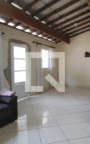 Casa para alugar com 87m², 2 quartos e 1 vagaSala