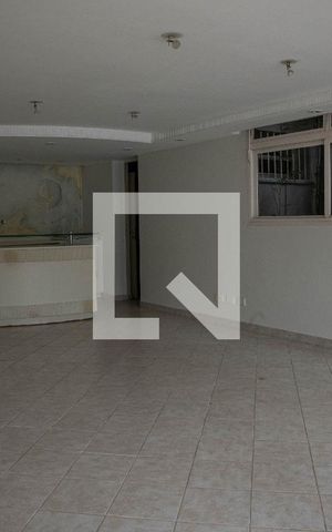 Casa à venda com 693m², 8 quartos e 8 vagas Casa à venda com 693m², 8 quartos e 8 vagasSala
