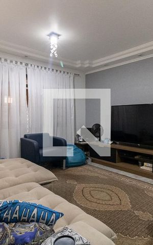 Casa à venda com 130m², 3 quartos e 3 vagas Casa à venda com 130m², 3 quartos e 3 vagasSala