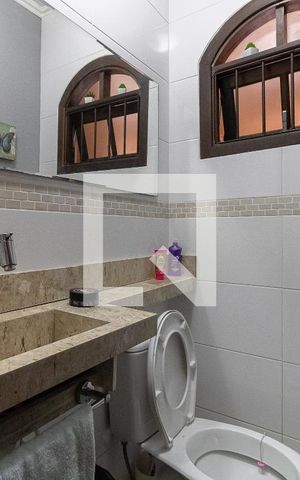 Casa à venda com 130m², 3 quartos e 3 vagas Casa à venda com 130m², 3 quartos e 3 vagasLavabo
