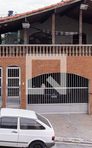 Casa à venda com 130m², 3 quartos e 3 vagas Casa à venda com 130m², 3 quartos e 3 vagasVista