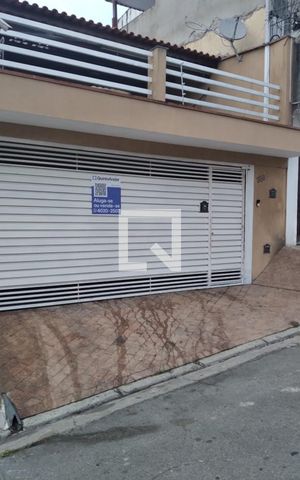 Casa à venda com 130m², 3 quartos e 3 vagas Casa à venda com 130m², 3 quartos e 3 vagasPlaquinha e Fachada