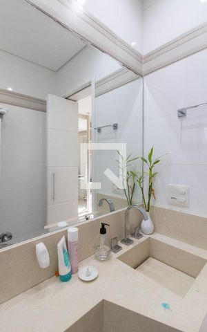 Casa à venda com 200m², 3 quartos e 5 vagas Casa à venda com 200m², 3 quartos e 5 vagasBanheiro da Suíte 3