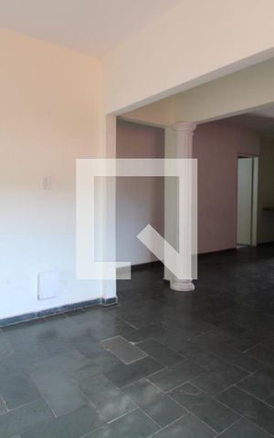 Casa à venda com 250m², 3 quartos e 4 vagasSala
