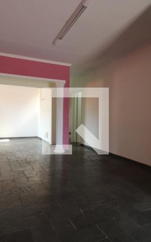 Casa à venda com 250m², 3 quartos e 4 vagasSala