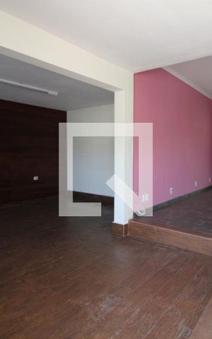 Casa à venda com 250m², 3 quartos e 4 vagasSala