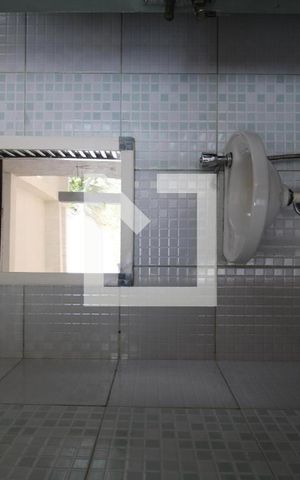 Casa à venda com 112m², 3 quartos e 5 vagasQuintal - banheiro