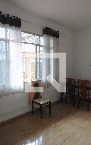 Casa de condomínio à venda com 150m², 4 quartos e 3 vagasSala