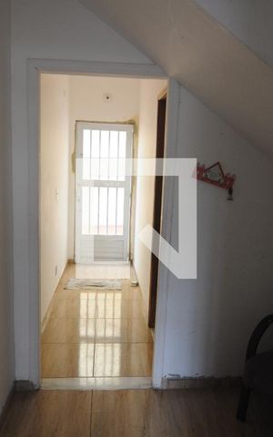 Casa de condomínio à venda com 150m², 4 quartos e 3 vagasCorredor