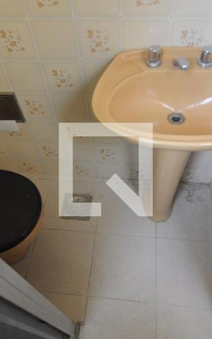 Casa de condomínio à venda com 150m², 4 quartos e 3 vagasBanheiro Corredor