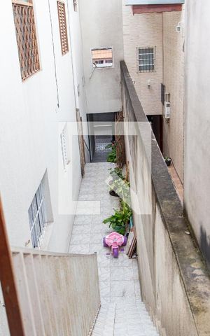 Casa à venda com 300m², 4 quartos e 2 vagasEscada