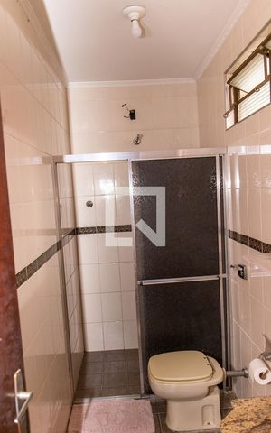 Casa à venda com 300m², 4 quartos e 2 vagasBanheiro da Suíte