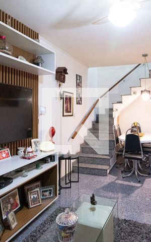 Casa à venda com 270m², 3 quartos e 2 vagasSala