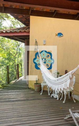 Casa de condomínio à venda com 300m², 4 quartos e 2 vagas Casa de condomínio à venda com 300m², 4 quartos e 2 vagasVaranda gourmet