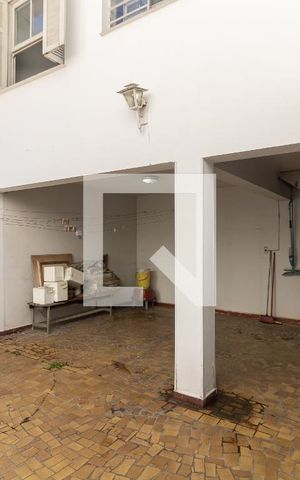 Casa à venda com 161m², 3 quartos e 3 vagas Casa à venda com 161m², 3 quartos e 3 vagasQuintal