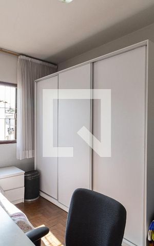 Casa à venda com 161m², 3 quartos e 3 vagas Casa à venda com 161m², 3 quartos e 3 vagasQuarto 2