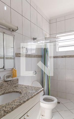 Casa à venda com 161m², 3 quartos e 3 vagas Casa à venda com 161m², 3 quartos e 3 vagasBanheiro 1