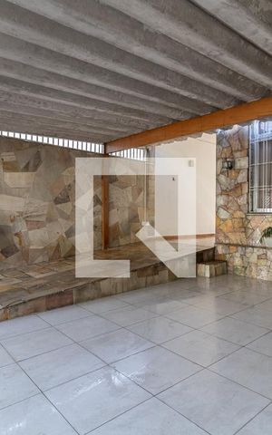 Casa à venda com 161m², 3 quartos e 3 vagas Casa à venda com 161m², 3 quartos e 3 vagasGaragem