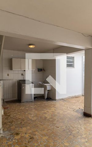 Casa à venda com 161m², 3 quartos e 3 vagas Casa à venda com 161m², 3 quartos e 3 vagasQuintal
