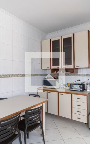 Casa à venda com 161m², 3 quartos e 3 vagas Casa à venda com 161m², 3 quartos e 3 vagasCozinha
