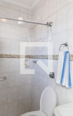 Casa à venda com 161m², 3 quartos e 3 vagas Casa à venda com 161m², 3 quartos e 3 vagasBanheiro 2