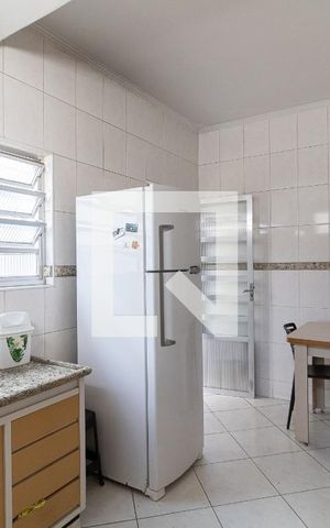 Casa à venda com 161m², 3 quartos e 3 vagas Casa à venda com 161m², 3 quartos e 3 vagasCozinha
