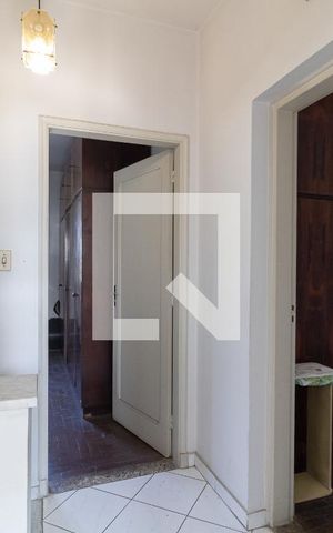 Casa à venda com 161m², 3 quartos e 3 vagas Casa à venda com 161m², 3 quartos e 3 vagasCorredor