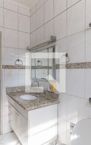 Casa à venda com 161m², 3 quartos e 3 vagas Casa à venda com 161m², 3 quartos e 3 vagasBanheiro 1