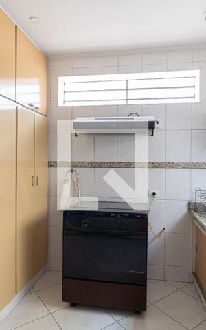 Casa à venda com 161m², 3 quartos e 3 vagas Casa à venda com 161m², 3 quartos e 3 vagasCozinha