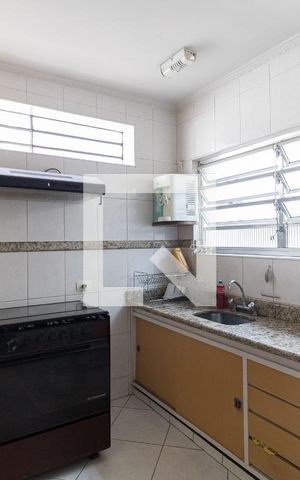 Casa à venda com 161m², 3 quartos e 3 vagas Casa à venda com 161m², 3 quartos e 3 vagasCozinha
