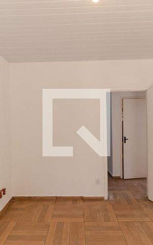 Casa à venda com 71m², 2 quartos e 5 vagas Casa à venda com 71m², 2 quartos e 5 vagasSala