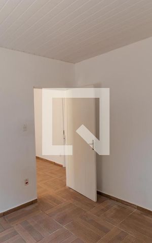 Casa à venda com 71m², 2 quartos e 5 vagas Casa à venda com 71m², 2 quartos e 5 vagasQuarto