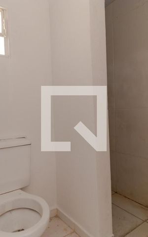 Casa à venda com 71m², 2 quartos e 5 vagas Casa à venda com 71m², 2 quartos e 5 vagasBanheiro da Suíte