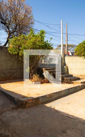Casa à venda com 71m², 2 quartos e 5 vagas Casa à venda com 71m², 2 quartos e 5 vagasQuintal